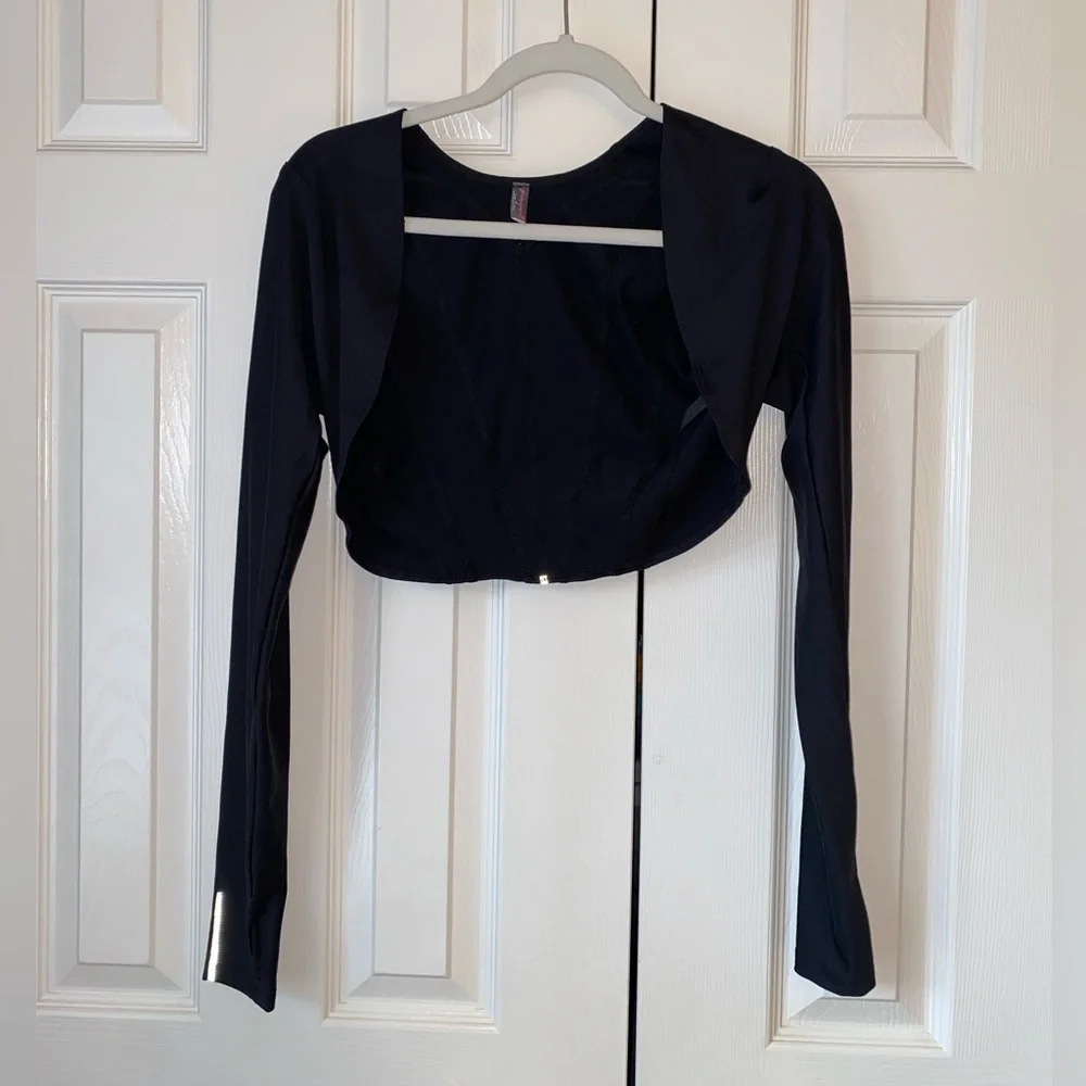 Free People Movement Free Style Shrug Thumb Holes ✨ Worn Once✨ Very Flattering!